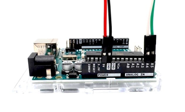 Jumper wire connections on an Arduino